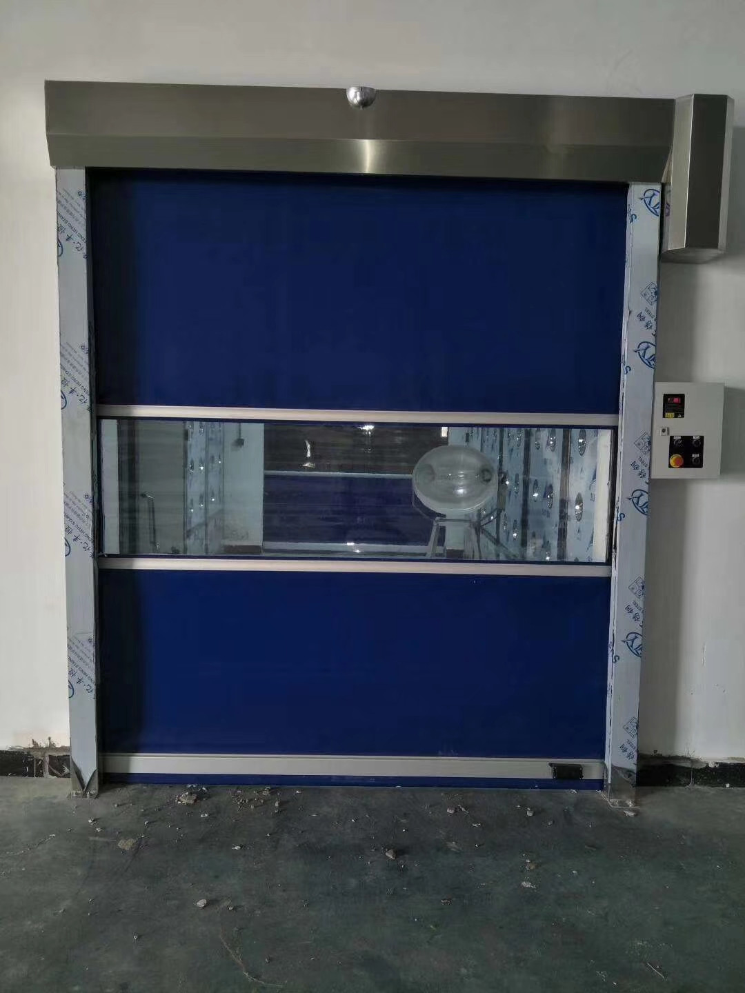 阜新風(fēng)淋室廠家：風(fēng)淋室有什么材質(zhì)的呢？