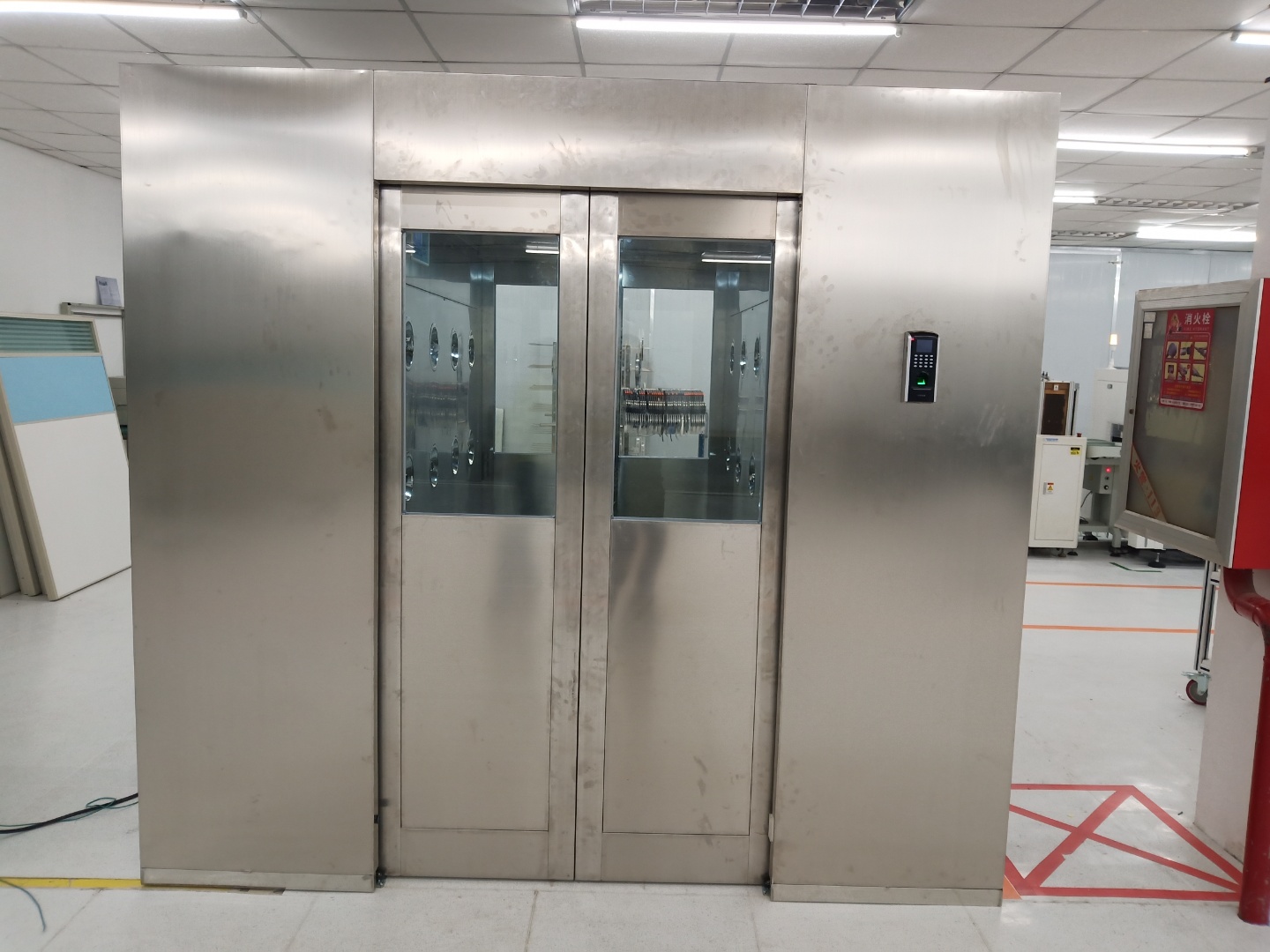 風(fēng)淋室(風(fēng)淋通道)使用過程需注意的操作規(guī)程